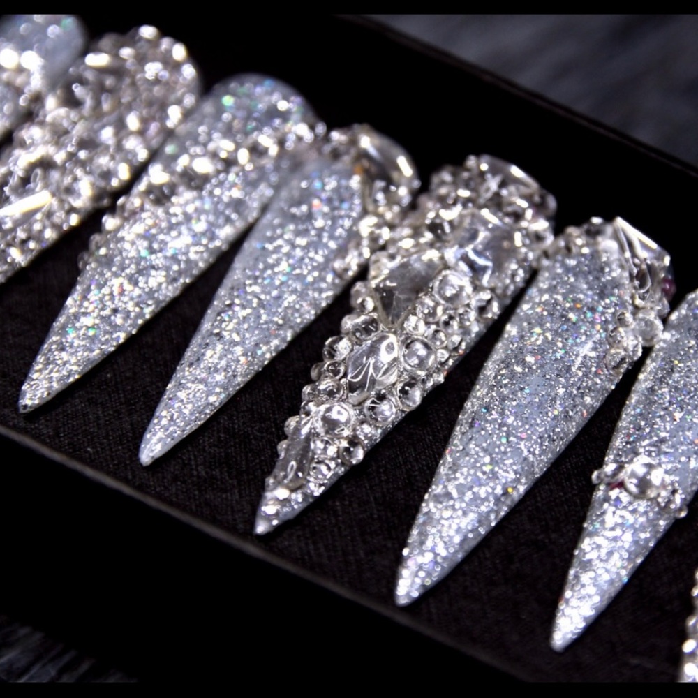 Press on Nails Sexy stiletto, custom handmade press on acrylic nails - Picture 4 of 9